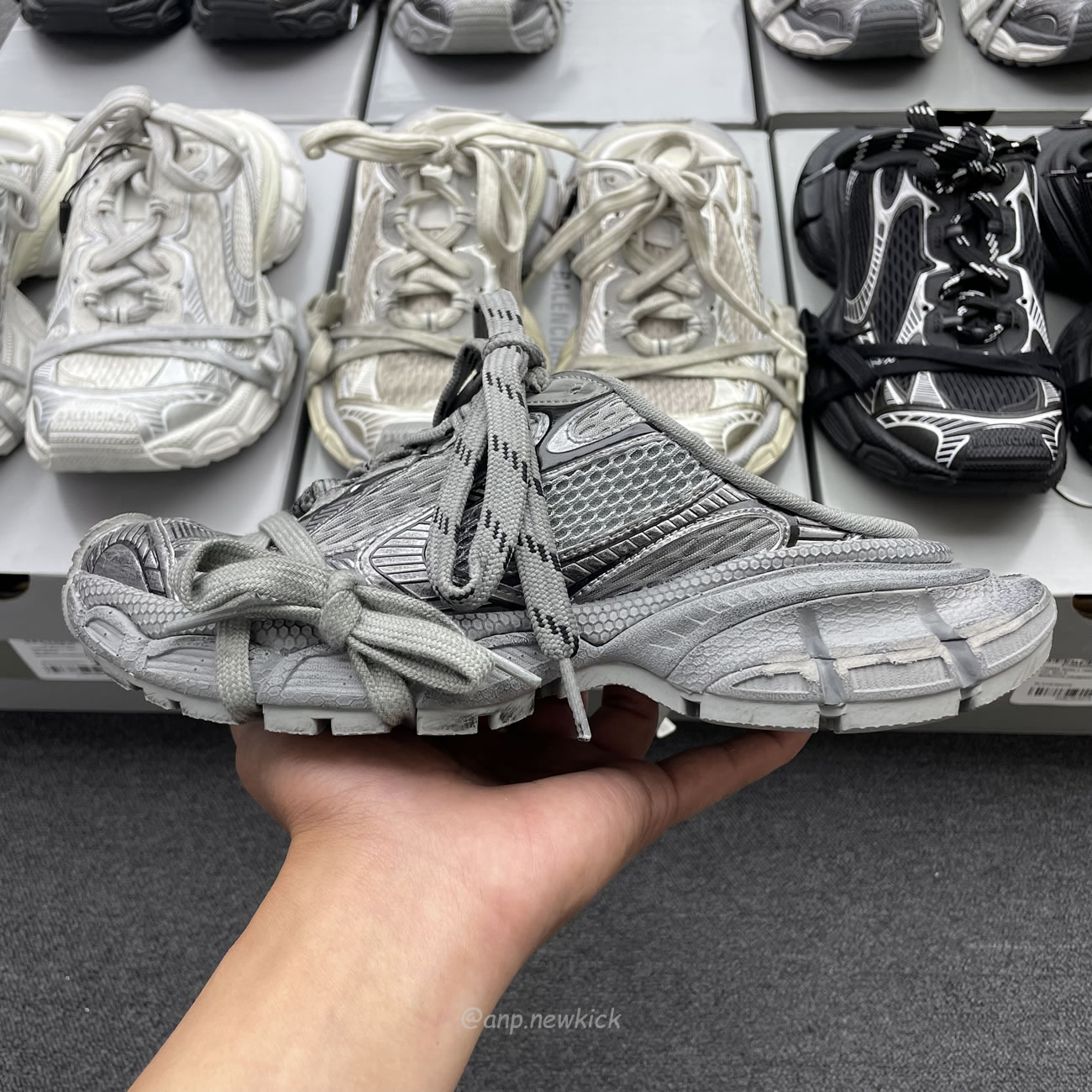 Balenciaga 3xl Mule Monocolor Mesh Rub Black White Eggshell Grey Red Bal Worn Out (20) - www.newkick.vip